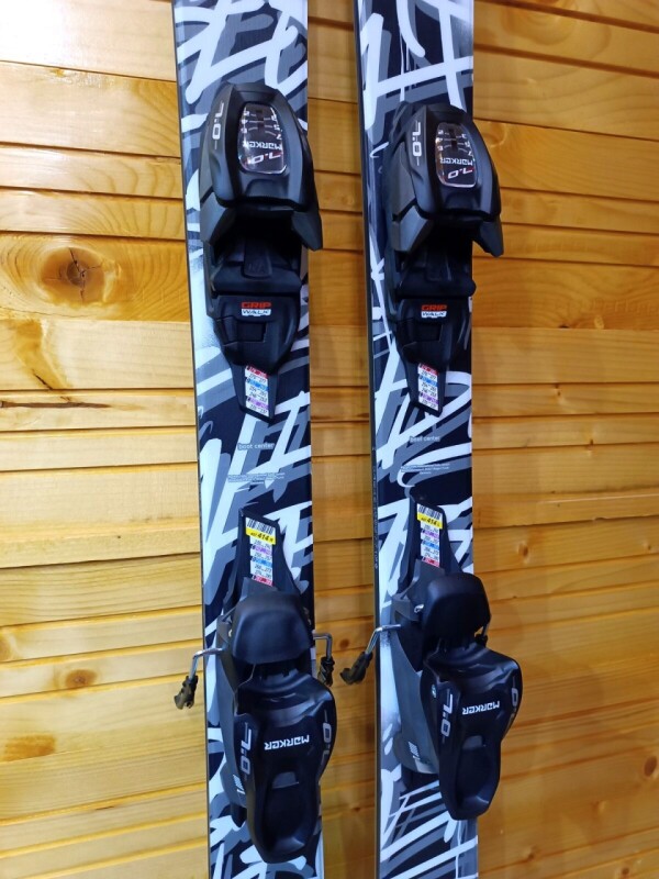 LYŽE VOLKL REVOLT JR PARK SKI 138CM --MODEL 2025--
